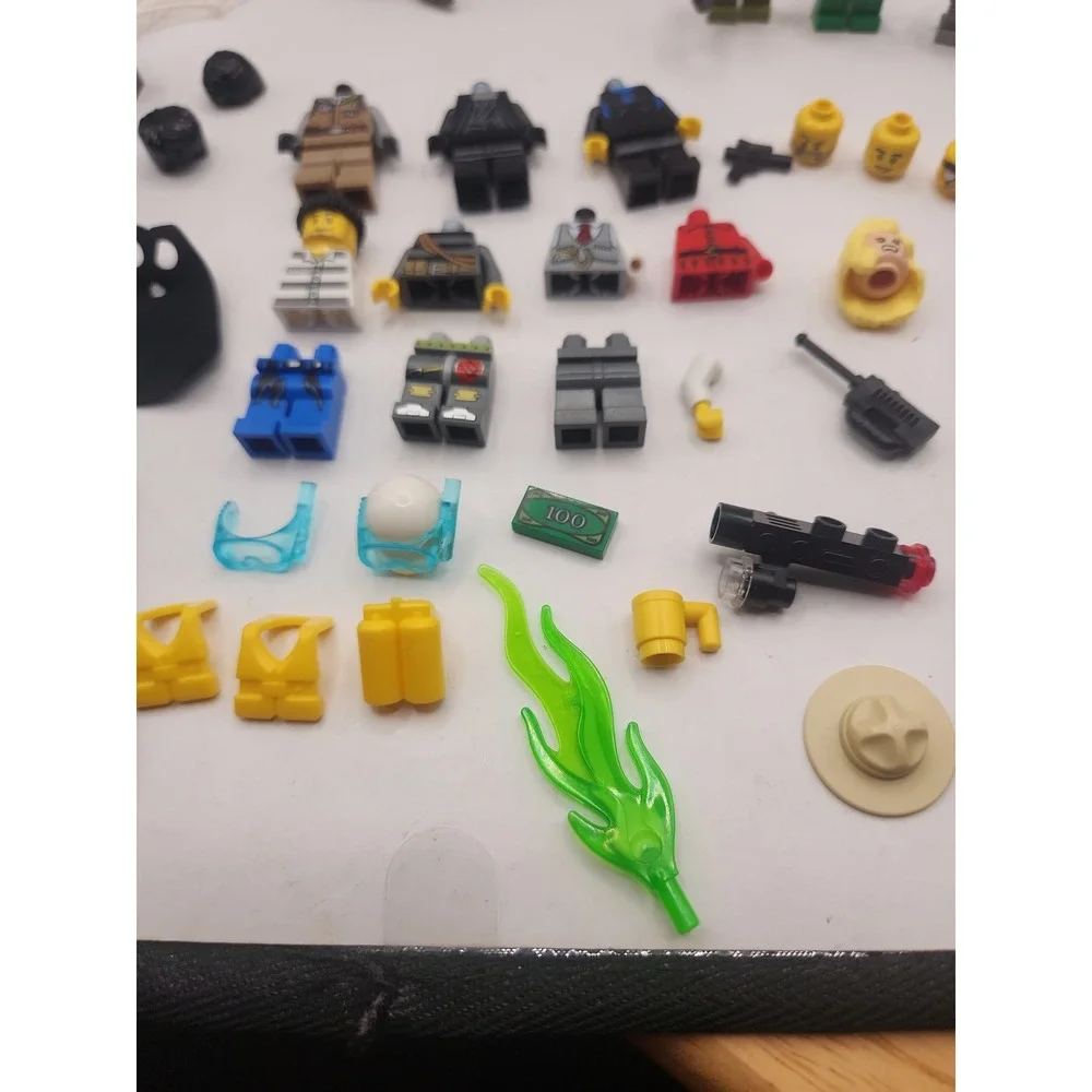 LEGO Minifigures and Accessories Lot